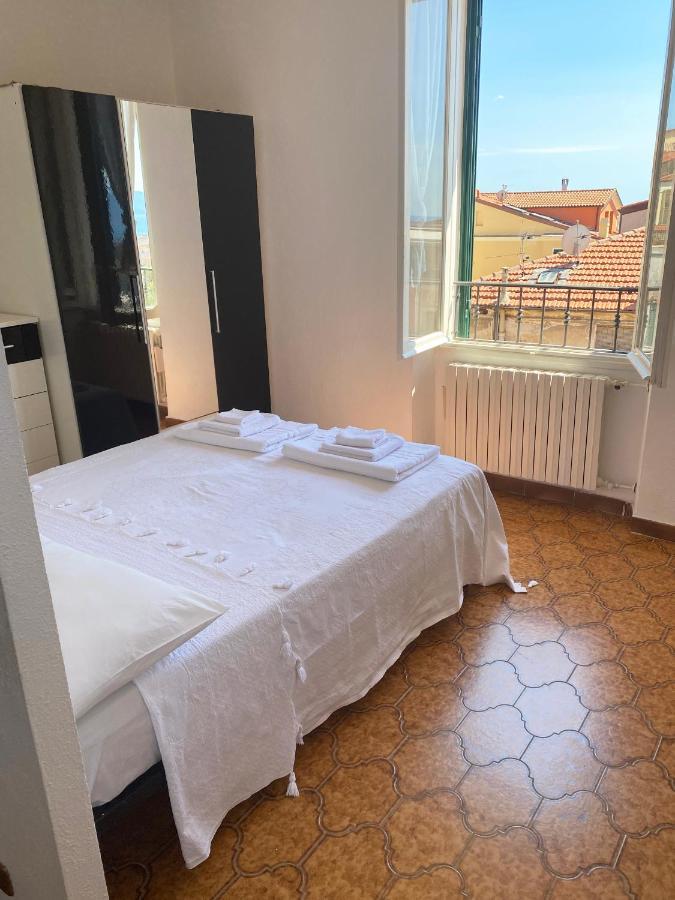 Casa Petra - Appartamento Vista Mare Citta Vecchia Bordighera Exterior foto